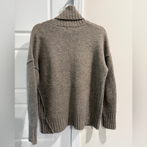 Women's Oversized Earthy Wool-Blend Distressed Sweater READ - Picture 5 of 5